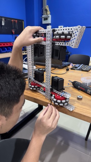 Hands-on VEX V5 course activity
